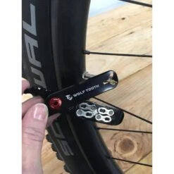 Wolf-tooth Wolf Tooth Pack Pliers - For Masterlinks, Valve Cores, Valve Stem Lock Nuts - Black/red -Wolf Tooth 304471 07 d 624191 1